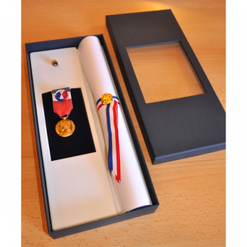 COFFRET DE PRESENTATION pour diplome et médaille (non inclus) 4