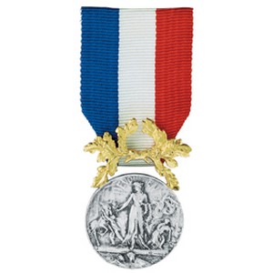 MEDAILLE COURAGE ET DEVOUEMENT ARGENT 1ère classe 2