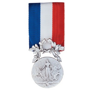 MEDAILLE COURAGE ET DEVOUEMENT argent 2ème classe 2