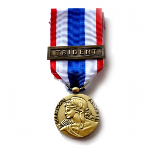 AGRAFE TRIDENT pour médaille protection militaire 2